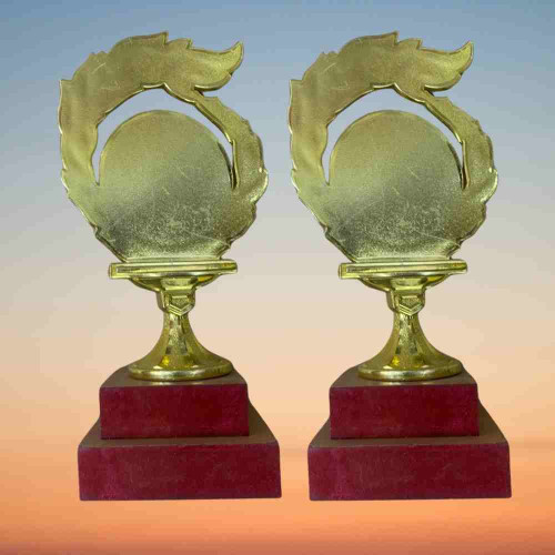 Victory Circle Trophy (12pcs)