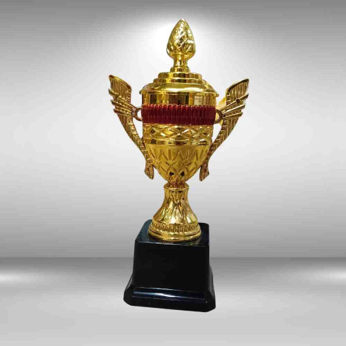 The Honor Crest Trophy (1pcs)