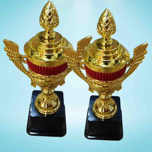 The Honor Crest Trophy (12pcs)