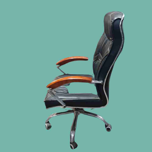 Black Leather High-Back Executive Chair with Wooden Armrests (1pcs)